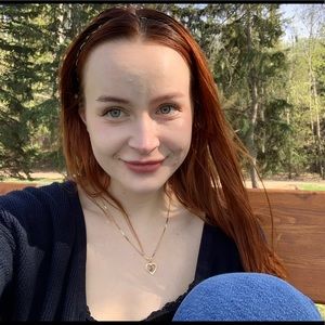 Meet your Posher, Caroline